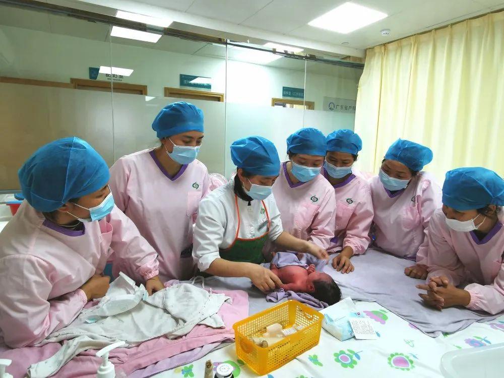 南江县妇婴监护型护送